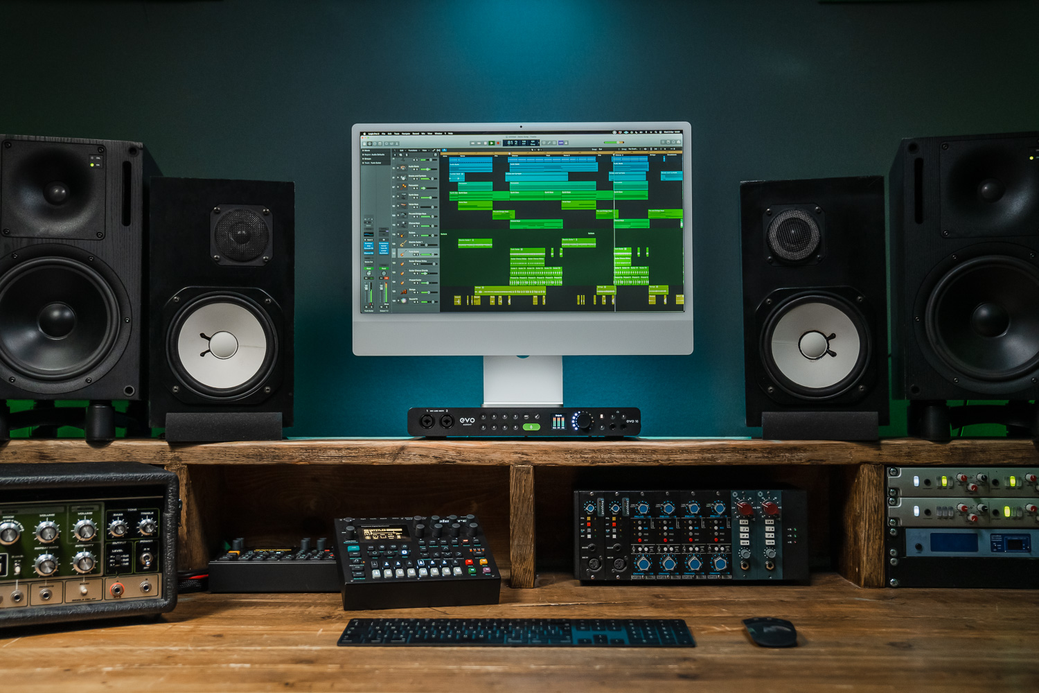 What's the difference between mixing and mastering? - EVO
